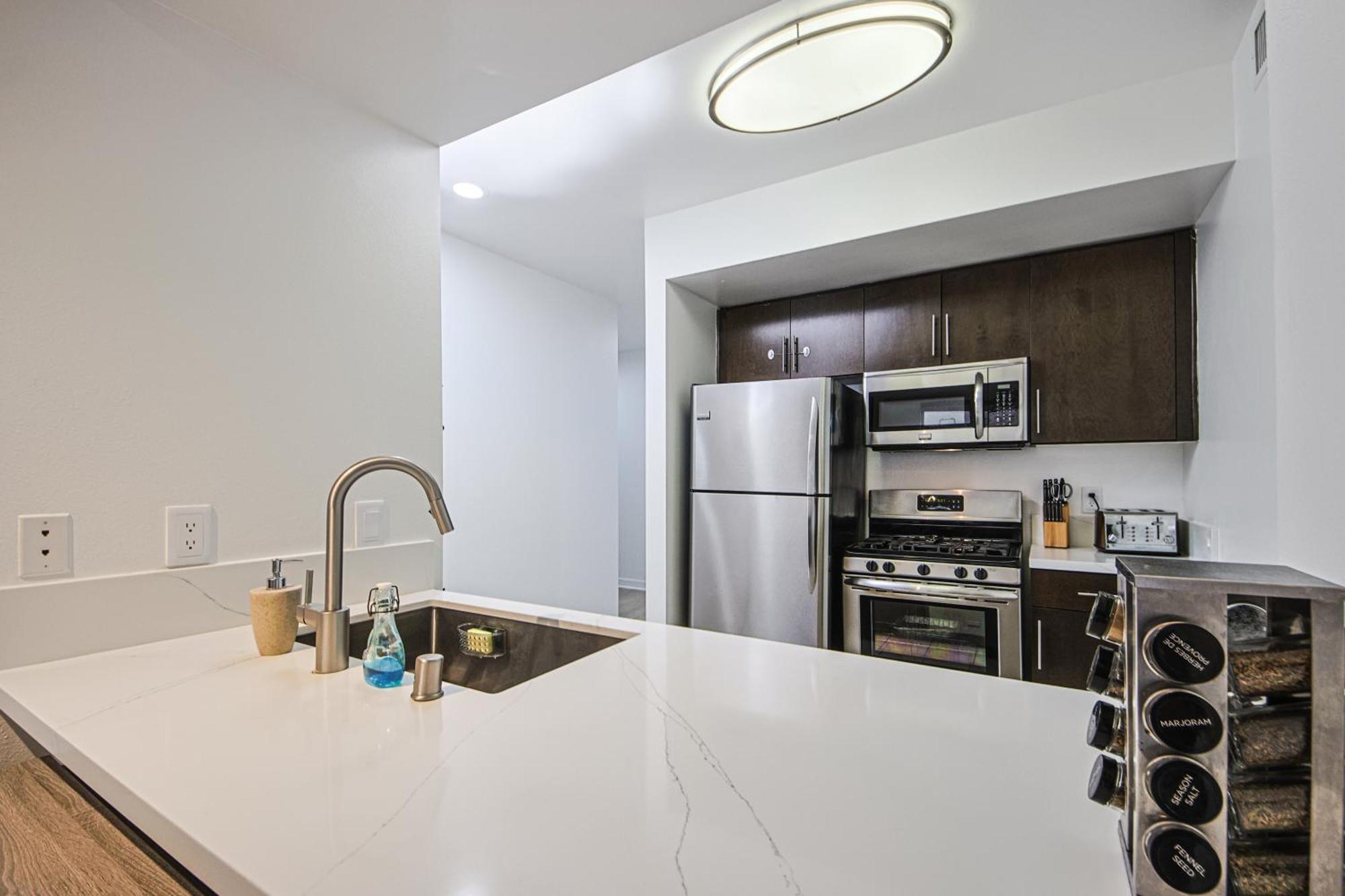 The Carlton- Modern-Luxury 2 Master Suites In Hrt Of Sm Steps To Ocean Ave Los Angeles Luaran gambar